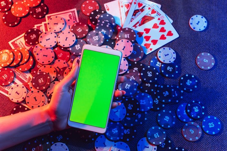 Pengguna membaca penawaran xera88 di ponsel